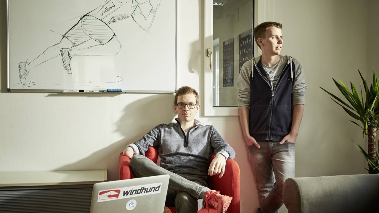 Günther Matzinger und Entwickler Simon Hintersonnleitner. 