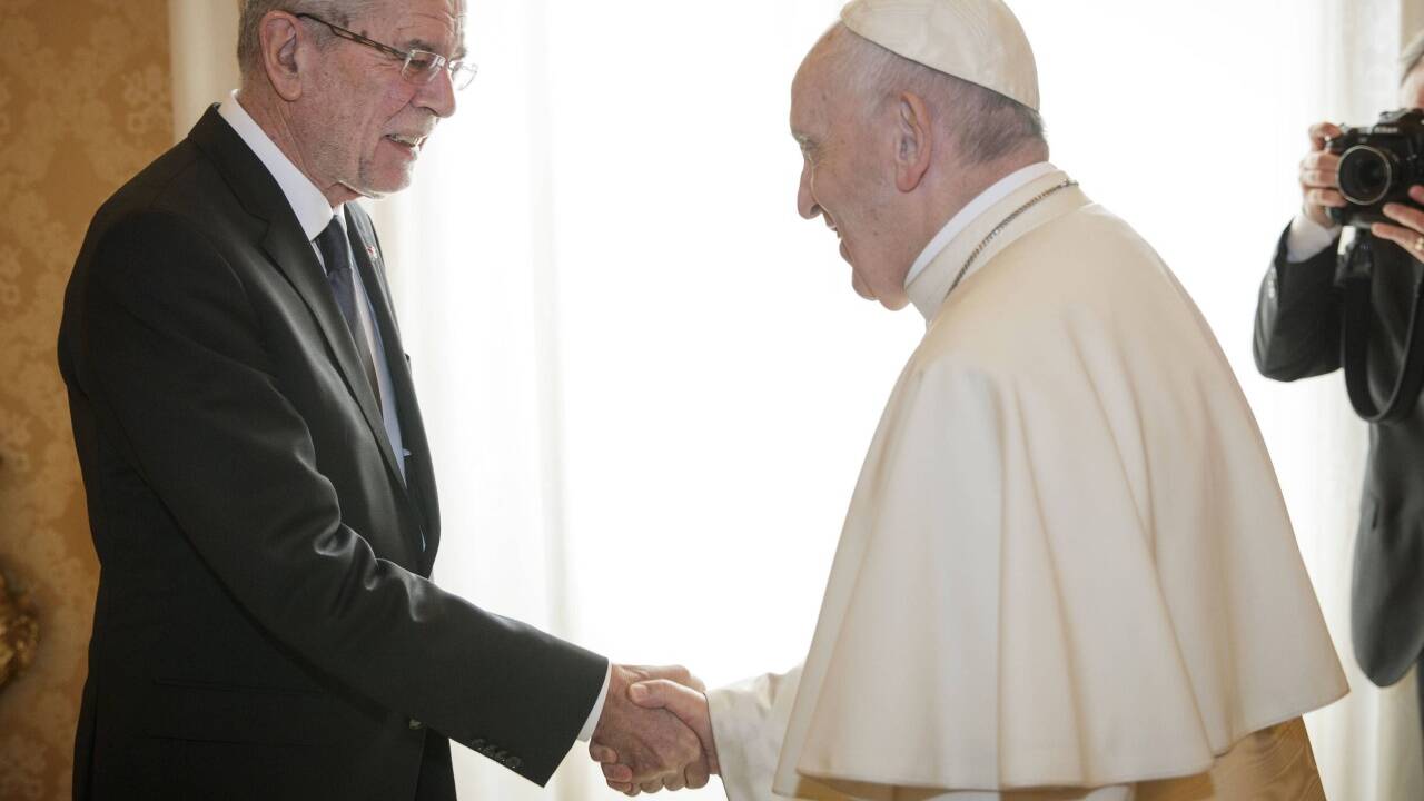 Bundespräsident Alexander Van der Bellen bei Papst Franziskus. 