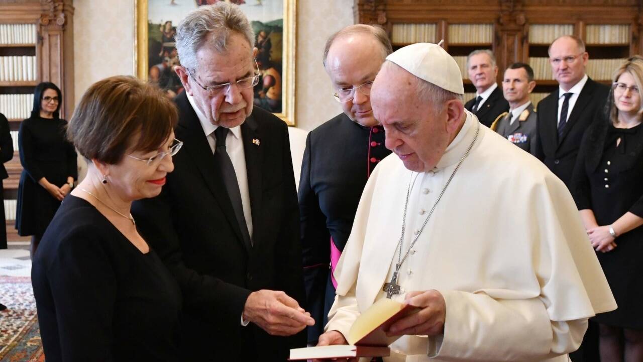 Bundespräsident Alexander Van der Bellen bei Papst Franziskus. 