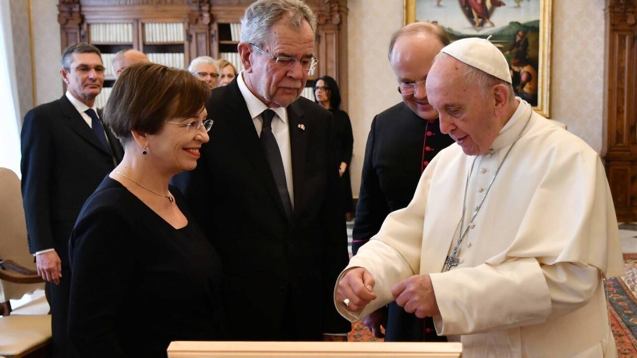 Bundespräsident Alexander Van der Bellen bei Papst Franziskus. 