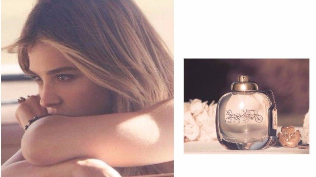 „Coach Eau de Parfum“ ist inspiriert von der spontanen Energie und dem urbanen Downtown-Flair von New York City. Die Parfümeurinnen Anne Flipo und Juliette Karagueuzoglou haben für die Modemarke Coach, das „American House of Leather“, einen Duft voller Kontraste – lebendig und pulsierend, gleichzeitig auch sinnlich und feminin – geschaffen. Zum Auftakt: strahlend-prickelnden Himbeeren, nach und nach klingen cremige, türkische Rosen durch, die sich zum Finale mit sinnlichen Wildleder- und Moschus-Nuancen verweben. 