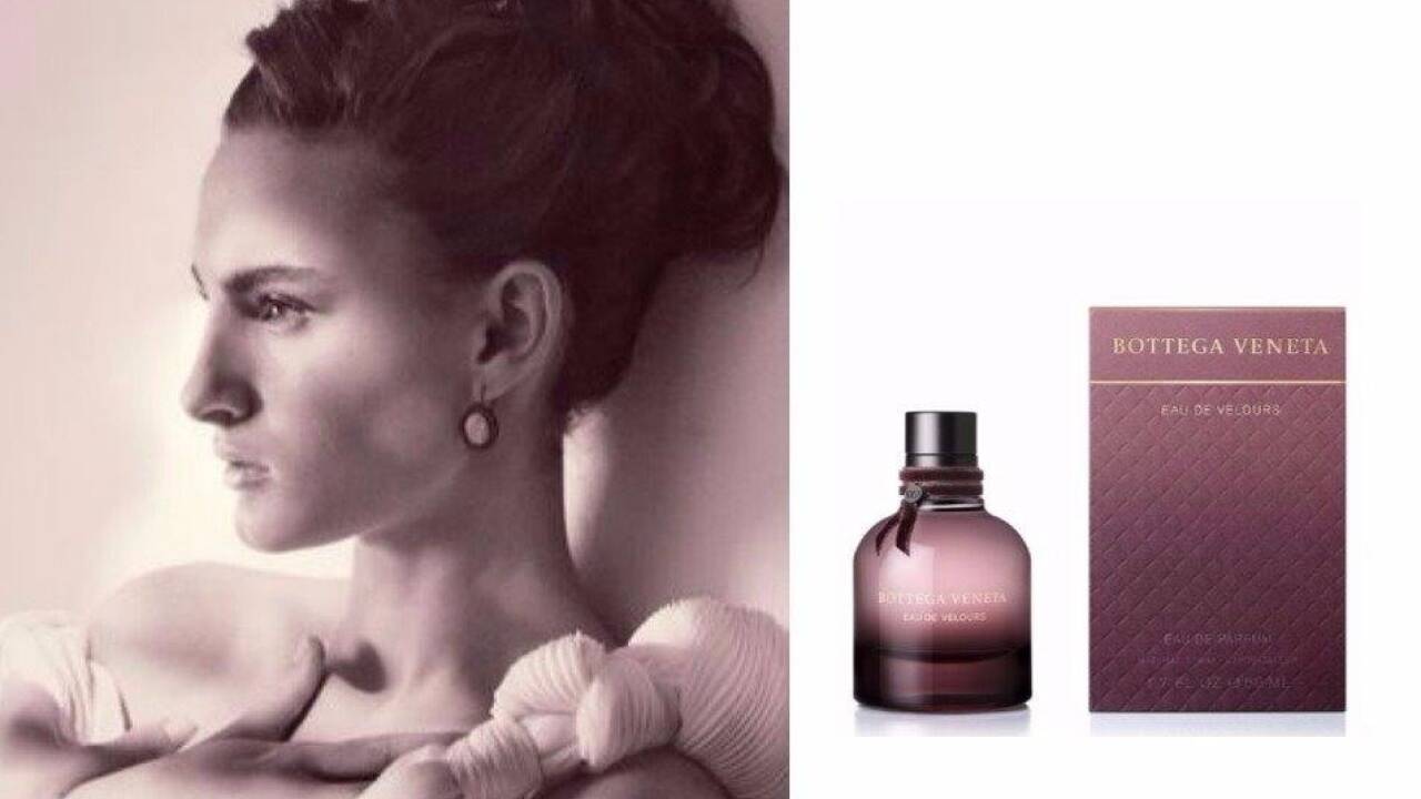 Mit „Eau de Velours“ präsentiert Bottega Veneta eine raffinierte, kühne und gewohnt virtuose Weiterentwicklung seines Originalduftes „Bottega Veneta Pour Femme“. In Zusammenarbeit mit den Parfümeuren Michel Almairac und Mylène Alran entstand ein eleganter, ledrig-floraler Chypre-Duft, ein Eau de Parfum mit einem Herz aus samtigen Rosenblüten. Der Duft öffnet mit Kopfnoten von Bergamotte und rosa Pfeffer. In der Herznote wird die Originalkomposition von Rose durchdrungen, die dem Duft einen unerwartet intensiven Charakter verleiht. Das Zusammenspiel von Leder und Patschuli schafft eine kraftvolle Basis.