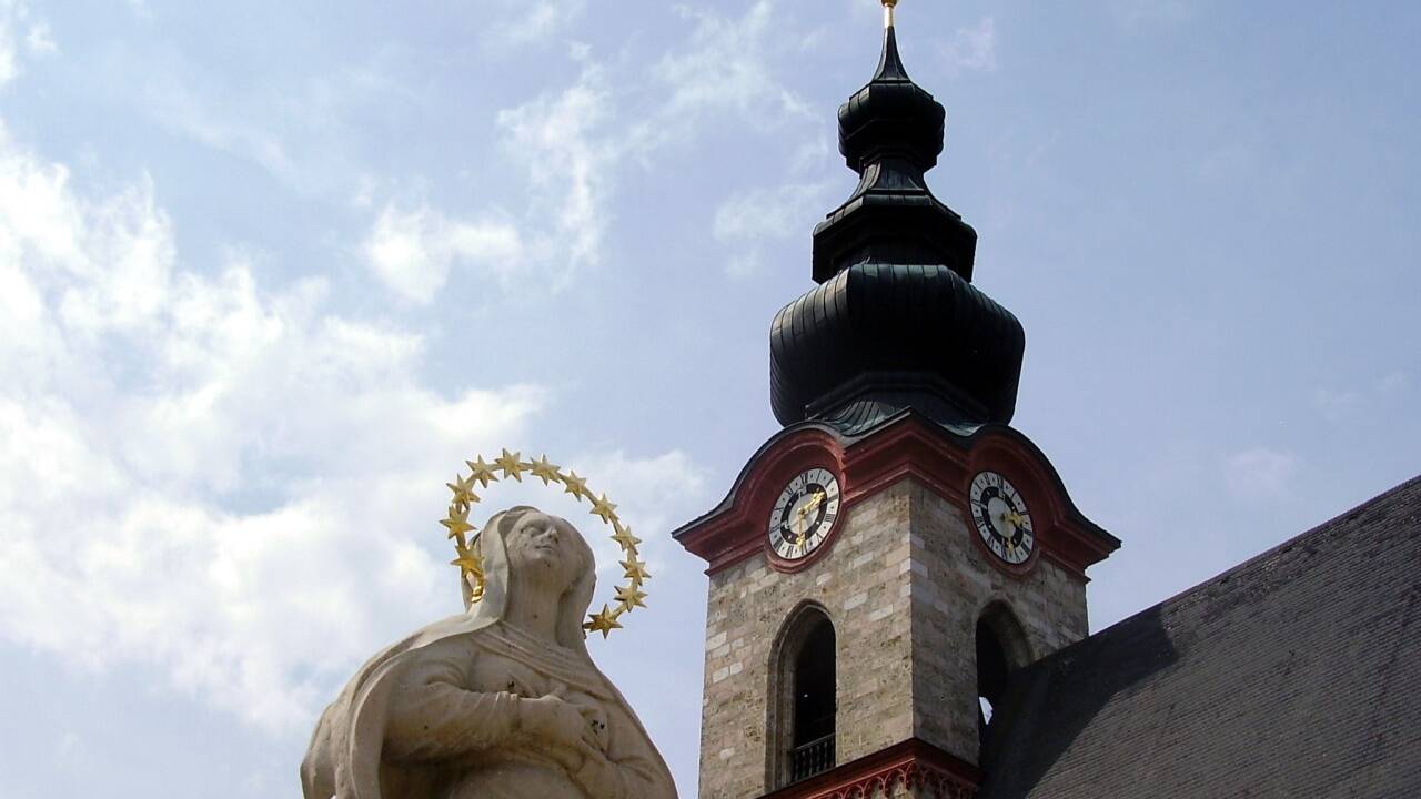 Für die Pilger ist die Wallfahrtskirche in Großgmain das Ziel, für die Wanderung über den Randersberg der Ausgangspunkt. Für die Pilger ist die Wallfahrtskirche in Großgmain das Ziel, für die Wanderung über den Randersberg der Ausgangspunkt.
