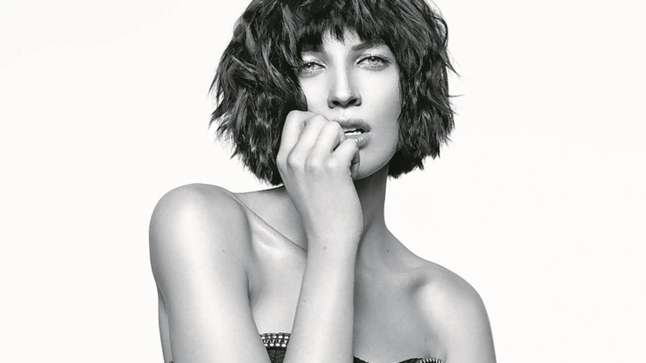 Das Haarstyling macht eine moderne Frisur erst komplett. Der natürliche Look ist wieder Trend. 