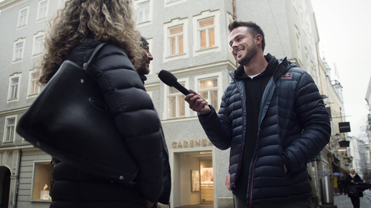 „Kennen Sie Kris Bryant?“ In der Altstadt konnte niemand etwas mit dem Sportstar anfangen. 