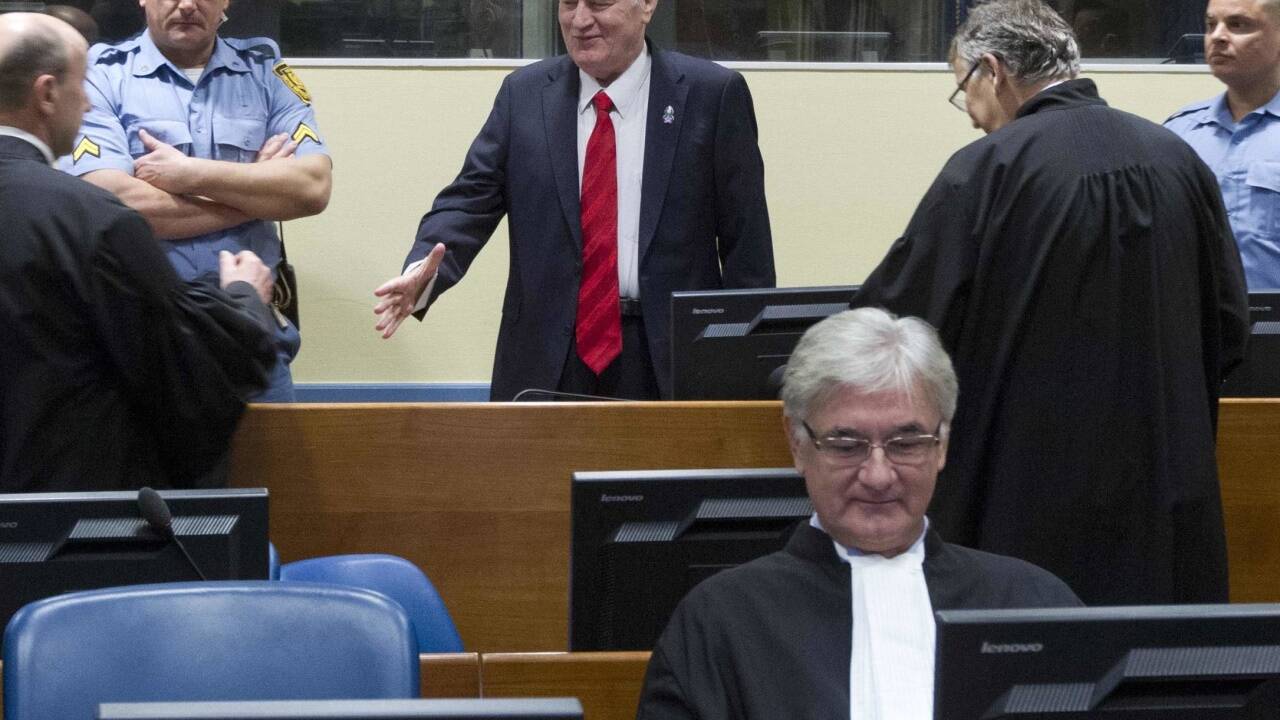 Der ehemaligen Militärchef der bosnischen Serben, Ratko Mladic, vor dem UNO-Tribunal für Kriegsverbrechen. 