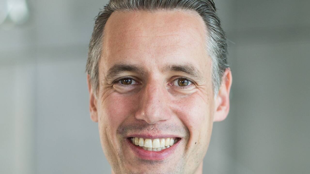 „Ich kenne den Fall einer Volksschule, die von Erpressern sogar 50 Prozent Rabatt auf ihr Lösegeld gekriegt hat, nachdem sie geschildert haben, dass sie ja nur eine arme Volksschule sind“, beschreibt Dominik Engel, Cybersecurity-Experte an der FH Salzburg. 