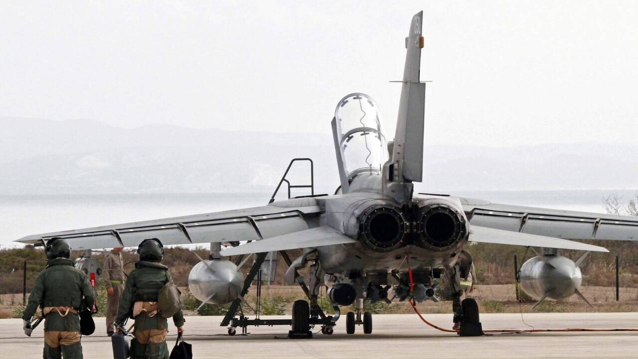 Von Zypern aus kontrollieren Briten einen Großteil des Nahen Ostens. Von Zypern aus kontrollieren Briten einen Großteil des Nahen Ostens.