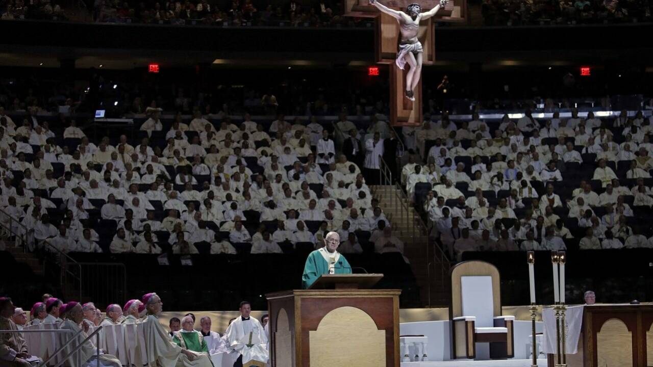 Papst beendet Besuch in New York mit Messe