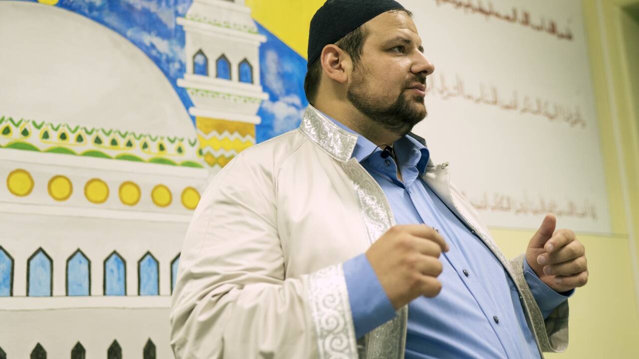 Imam Ramazan Demir in der Moschee von Österreichs größtem Gefängnis, der Justizanstalt Josefstadt. 