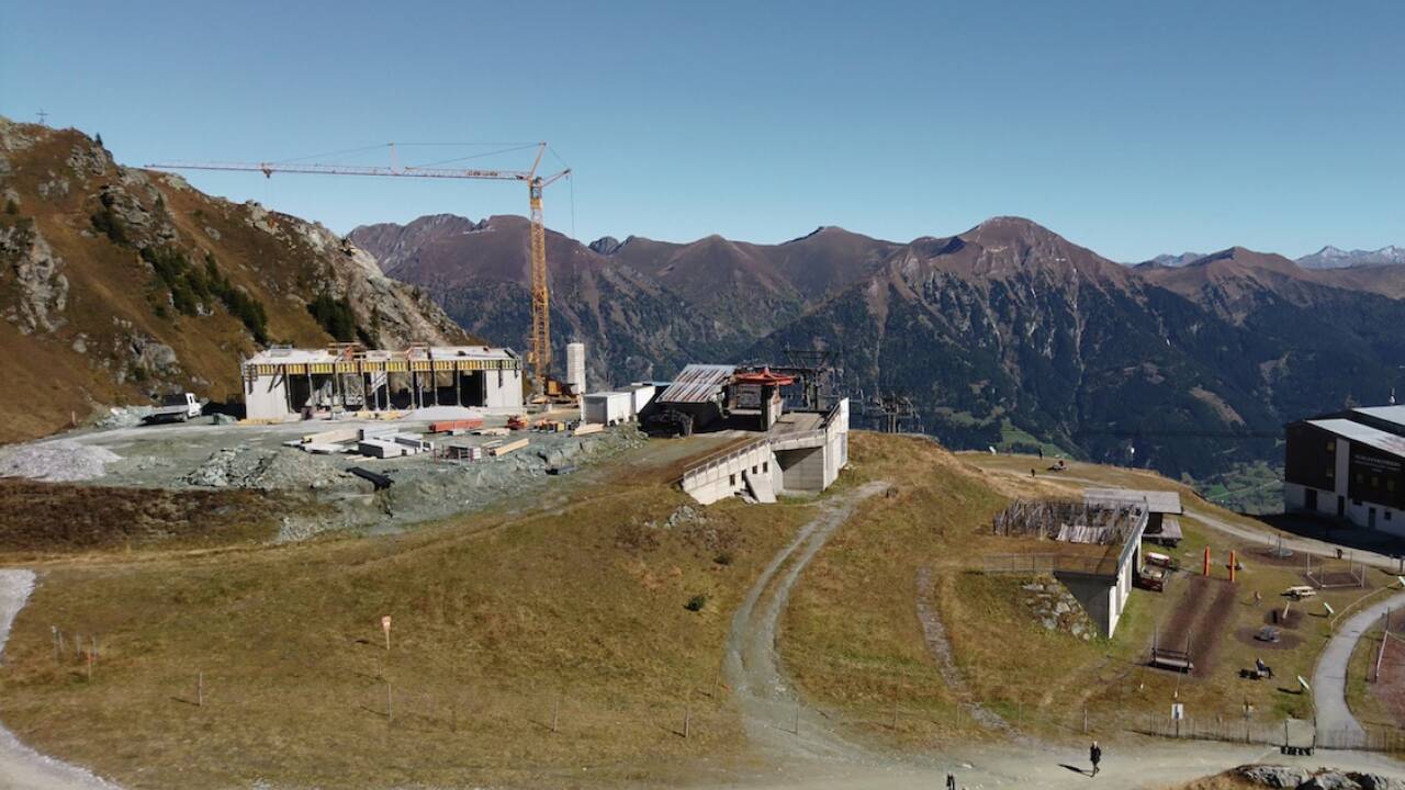 Bauarbeiten an der neue Bergstation im Herbst 