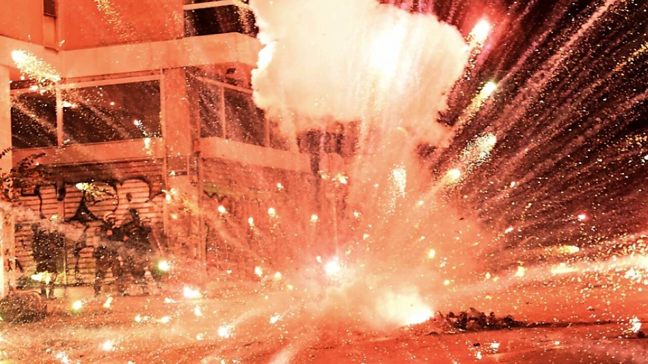 Etwas andere Feuerwerke in Athen 