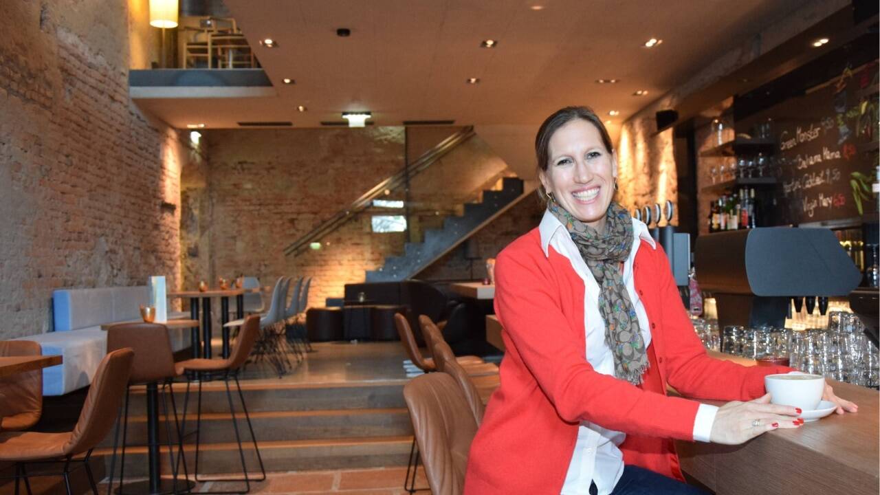 „Behutsamer Umgang mit historischer Baustruktur und zeitgemäße Einrichtung kennzeichnen den umgebauten Urbankeller“, betont Betriebsleiterin Cornelia Gritzky. 