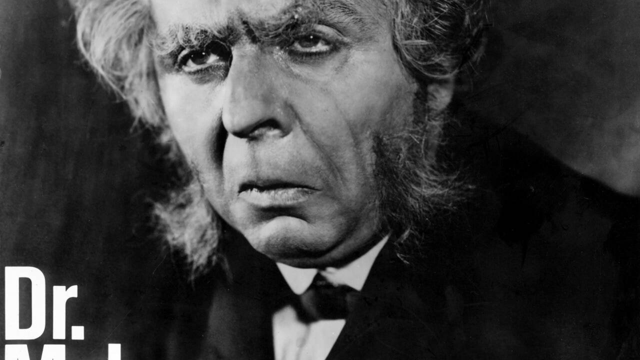 Rudolf Klein-Rogge als „Dr. Mabuse“ im gleichnamigen UFA-Film. 