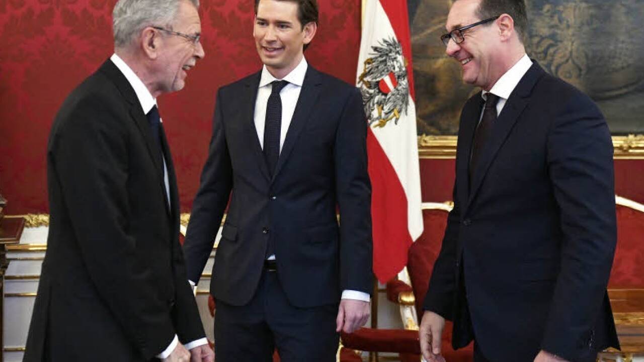 Sebastian Kurz und Heinz-Christian Strache Samstag früh bei Bundespräsident Alexander Van der Bellen. 