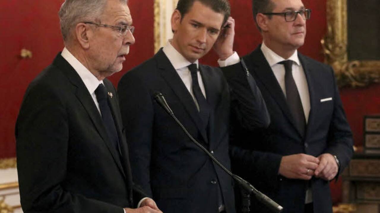 Sebastian Kurz und Heinz-Christian Strache Samstag früh bei Bundespräsident Alexander Van der Bellen. 