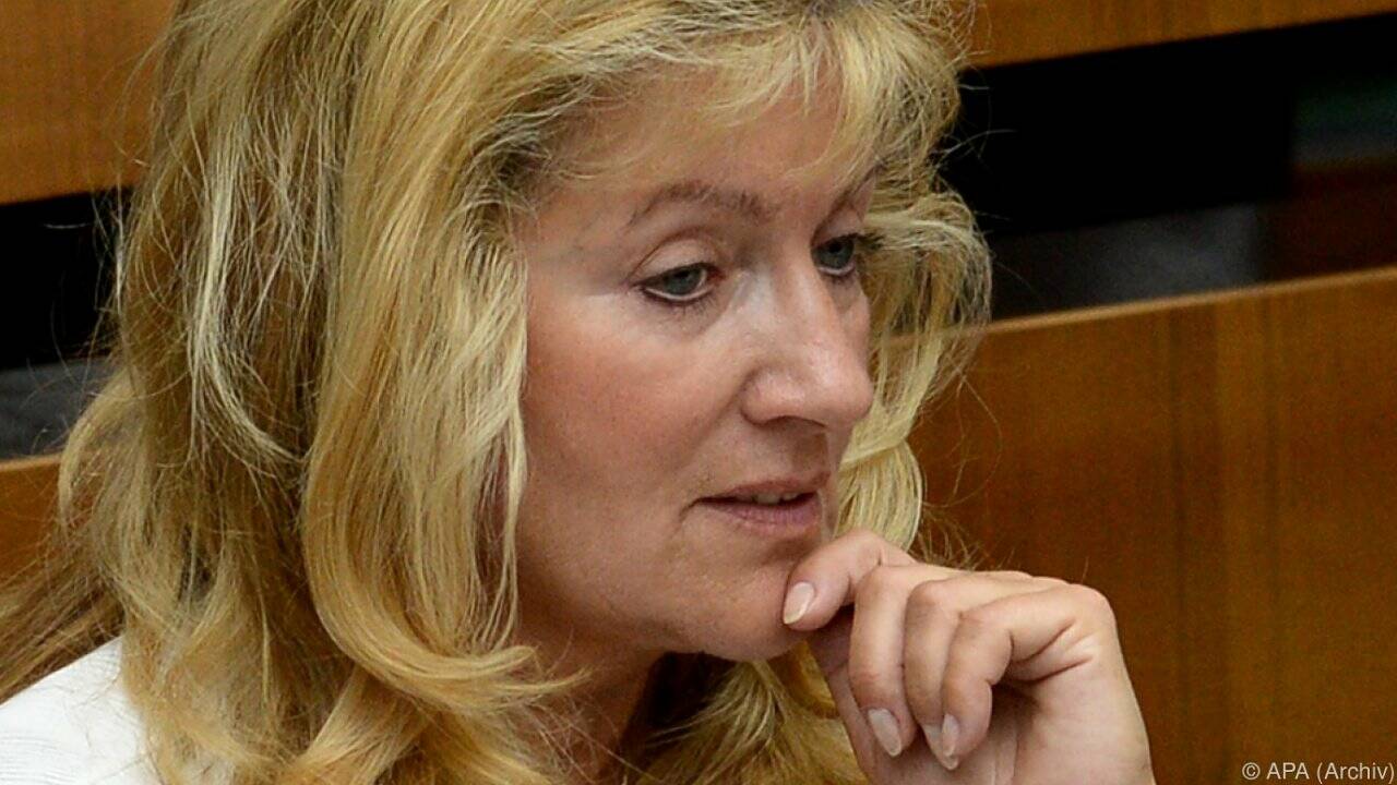 "Black Globe Award" an FPÖ-Umweltsprecherin Susanne Winter