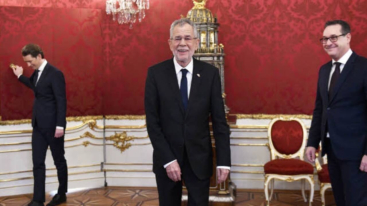 Sebastian Kurz und Heinz-Christian Strache Samstag früh bei Bundespräsident Alexander Van der Bellen. 