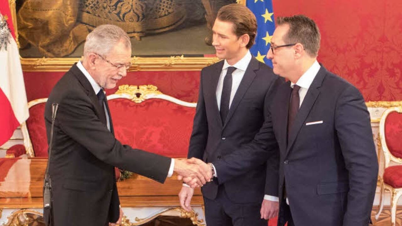 Sebastian Kurz und Heinz-Christian Strache Samstag früh bei Bundespräsident Alexander Van der Bellen. 