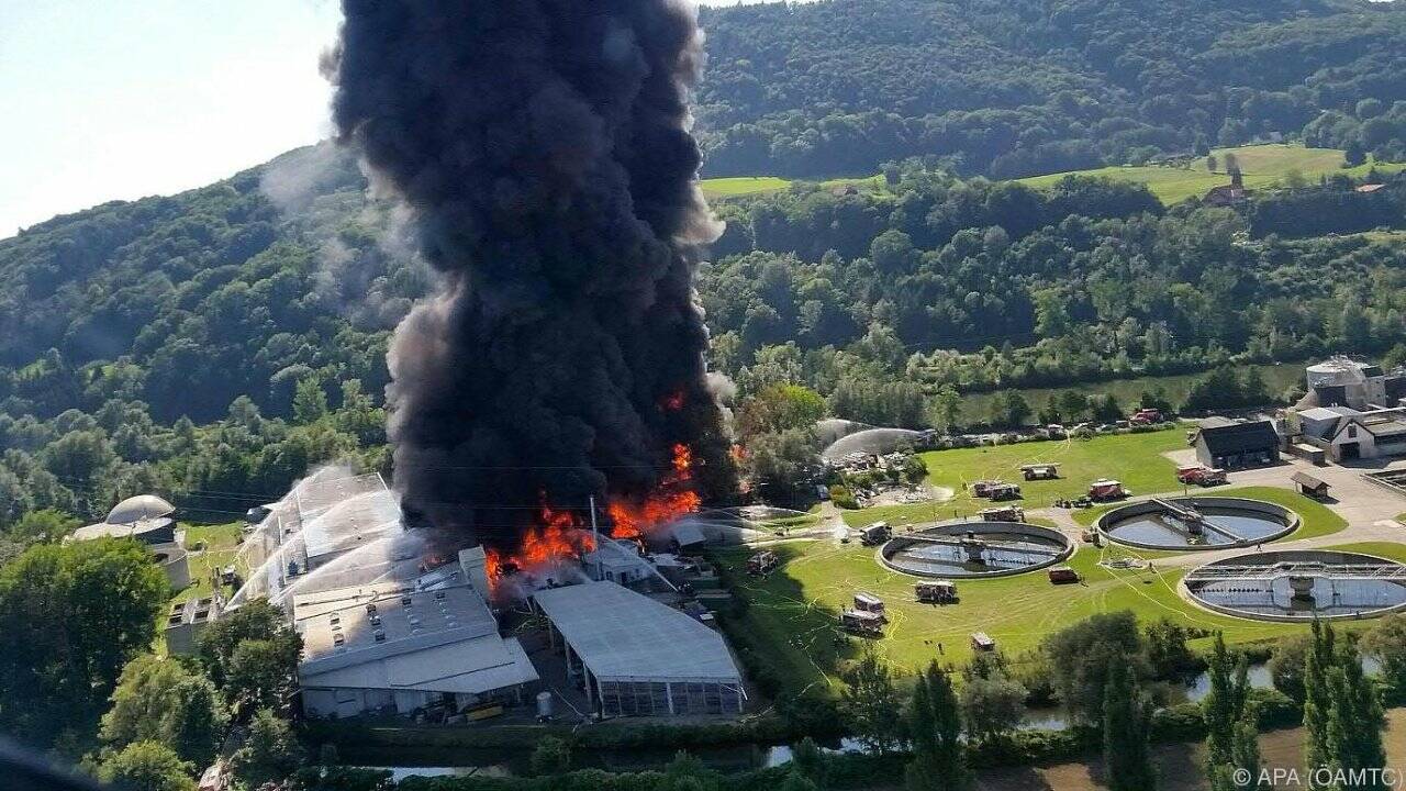 Brand in Recyclinganlage nach 24 Stunden gelöscht