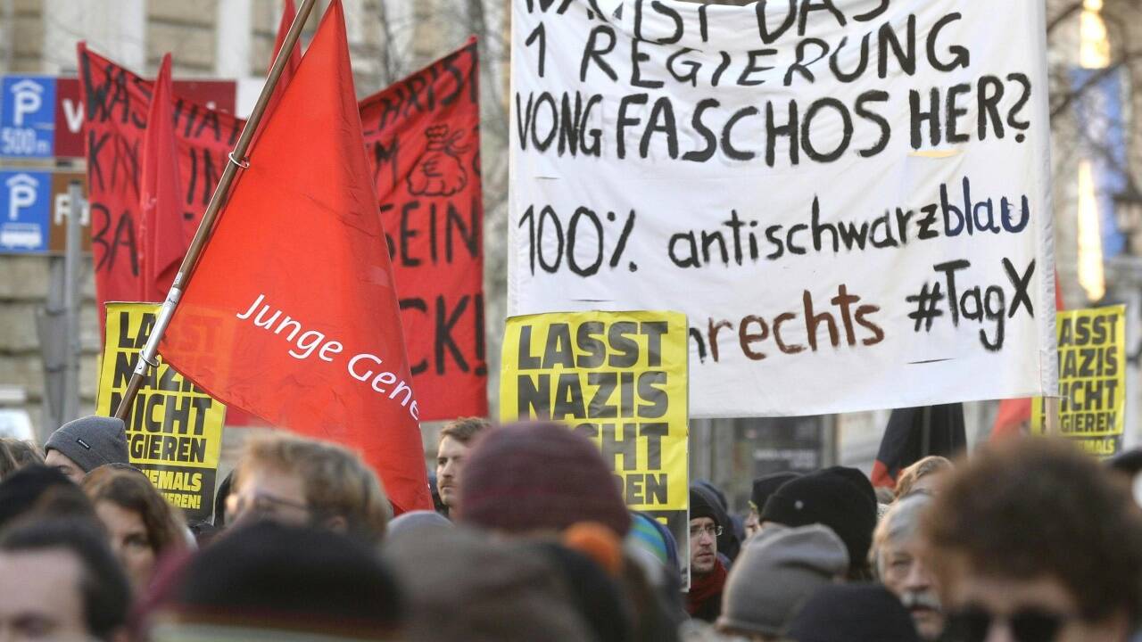 Demonstration gegen die neue ÖVP/FPÖ-Regierung am Montag, 18. Dezember 2017, in Wien.  