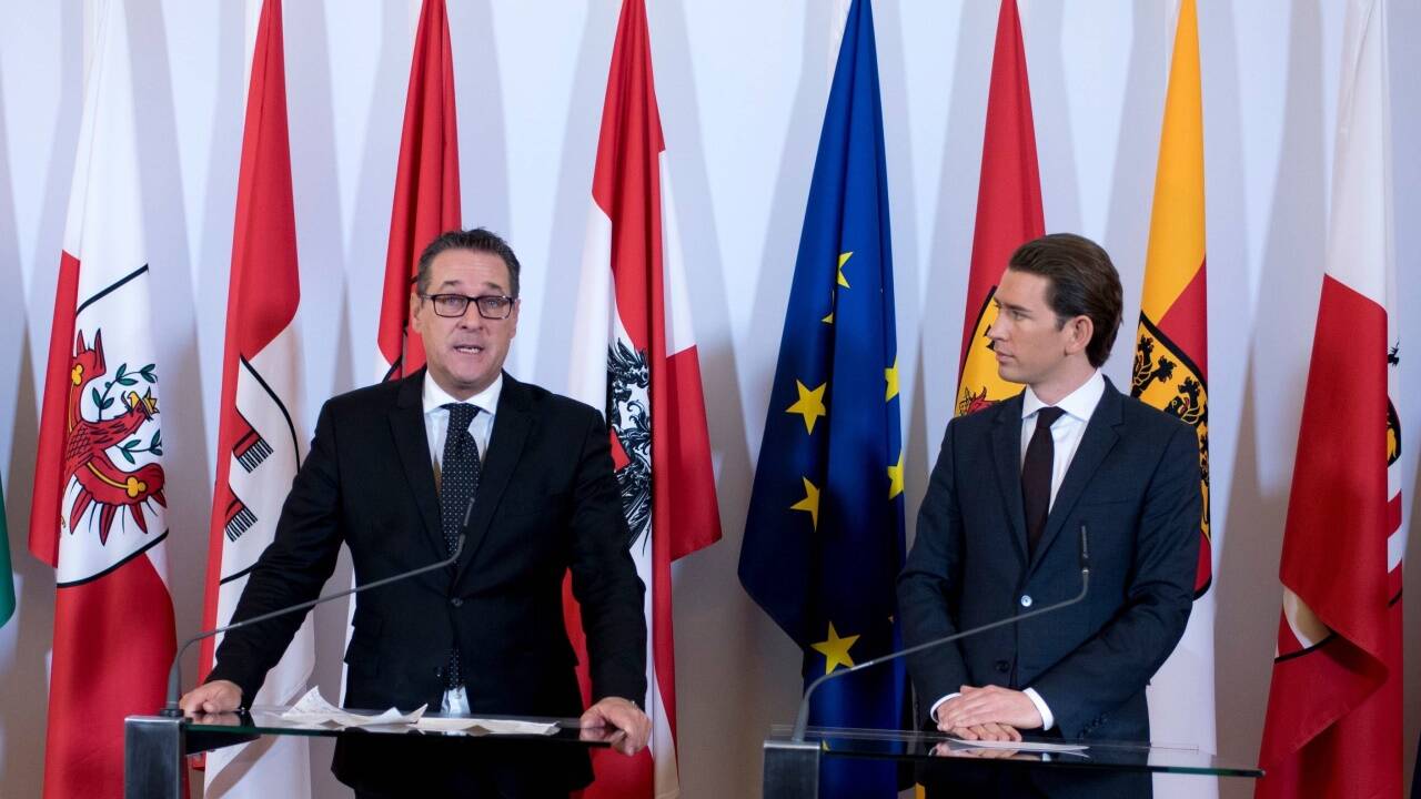 Ihr erstes Mal: Sebastian Kurz als Bundeskanzler und Heinz-Christian Strache als Vizekanzler am Dienstagvormittag bei der Sitzung des Ministerrates. 