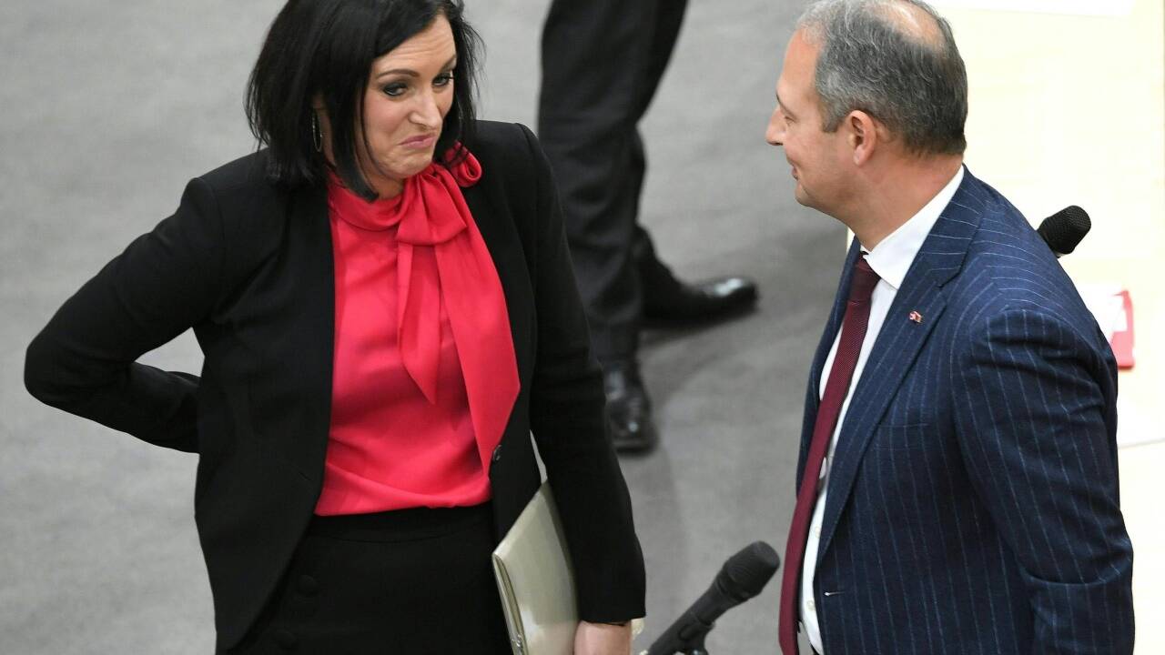Landwirtschaftsministerin Elisabeth Köstinger (ÖVP) und SPÖ-Klubobmann Andreas Schieder. 