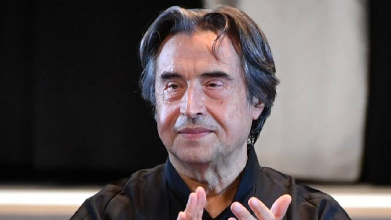 Muti ist mit der Ausstrahlung nicht zufrieden 