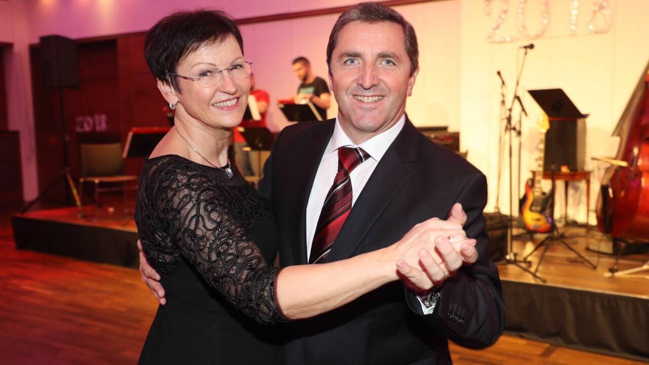 Georg Imlauer mit Frau Ingrid beim Tanz ins neue Jahr.  