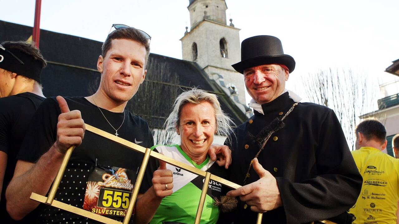 Die Sieger Peter Herzog und Andrea Walkner-Tannenberger mit Glücksbringer.  