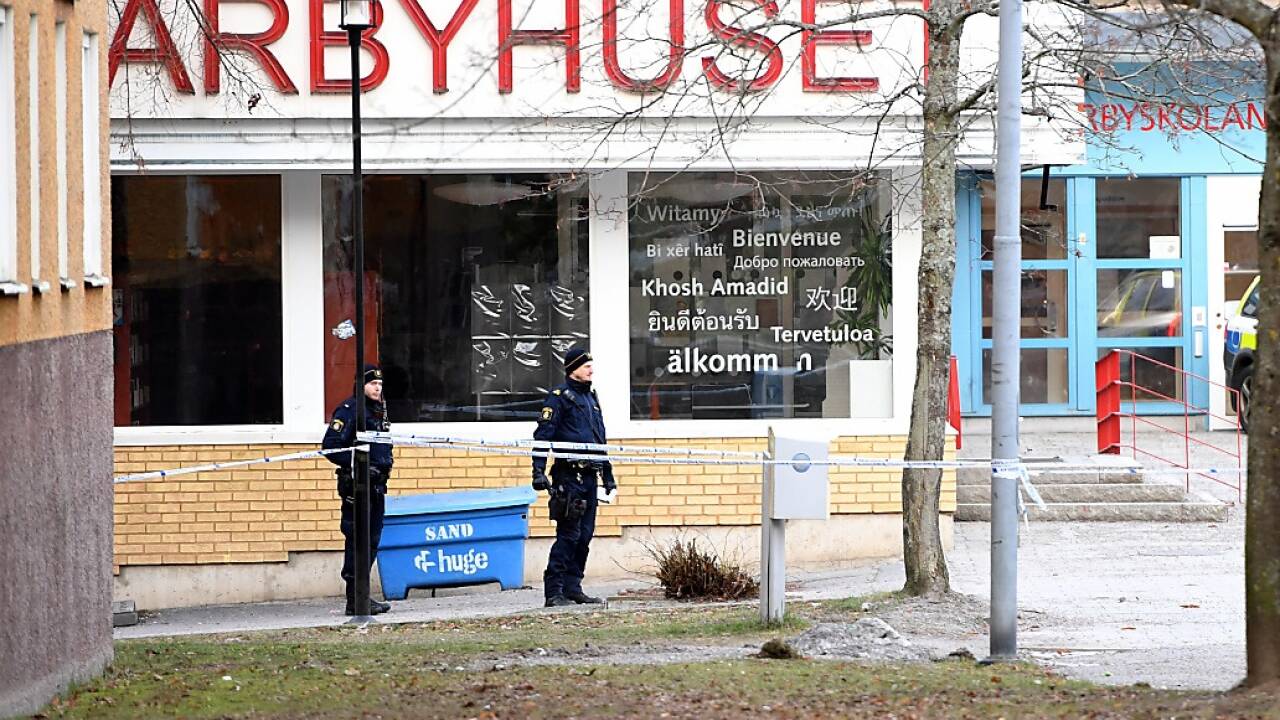 Schauplatz war der südwestliche Vorort Huddinge Schauplatz war der südwestliche Vorort Huddinge
