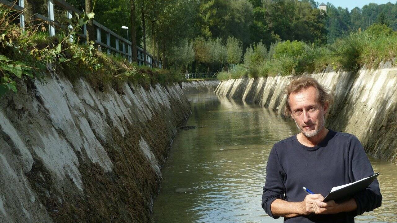 Nicht verboten und nicht erlaubt: Das Schwimmen im Almkanal