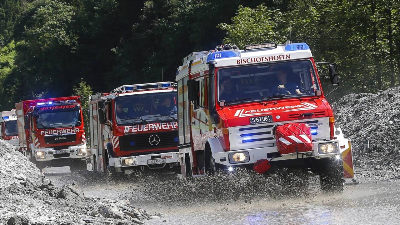 Die Feuerwehr Großarl bei einem Einsatz im Sommer 2017.  