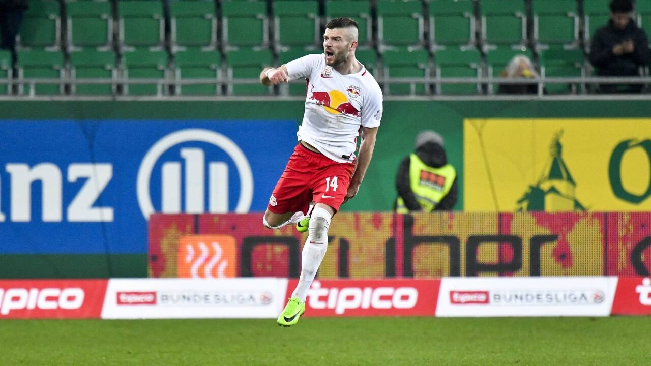 Valon Berisha (Salzburg) jubelt über das Tor zum 1:0 am Sonntag.  Valon Berisha (Salzburg) jubelt über das Tor zum 1:0 am Sonntag.