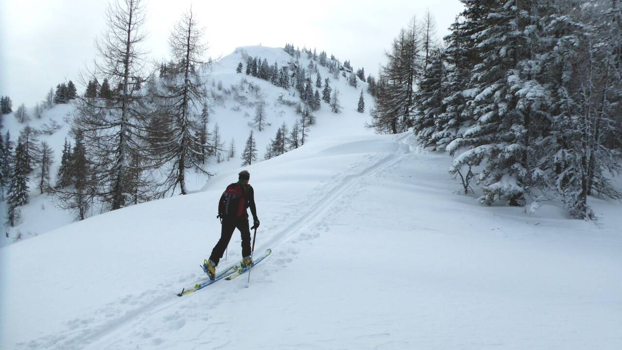 Finale am Anthaupten (Bildmitte), einem Glanzpunkt am Embacher Skitourenhimmel. Finale am Anthaupten (Bildmitte), einem Glanzpunkt am Embacher Skitourenhimmel.