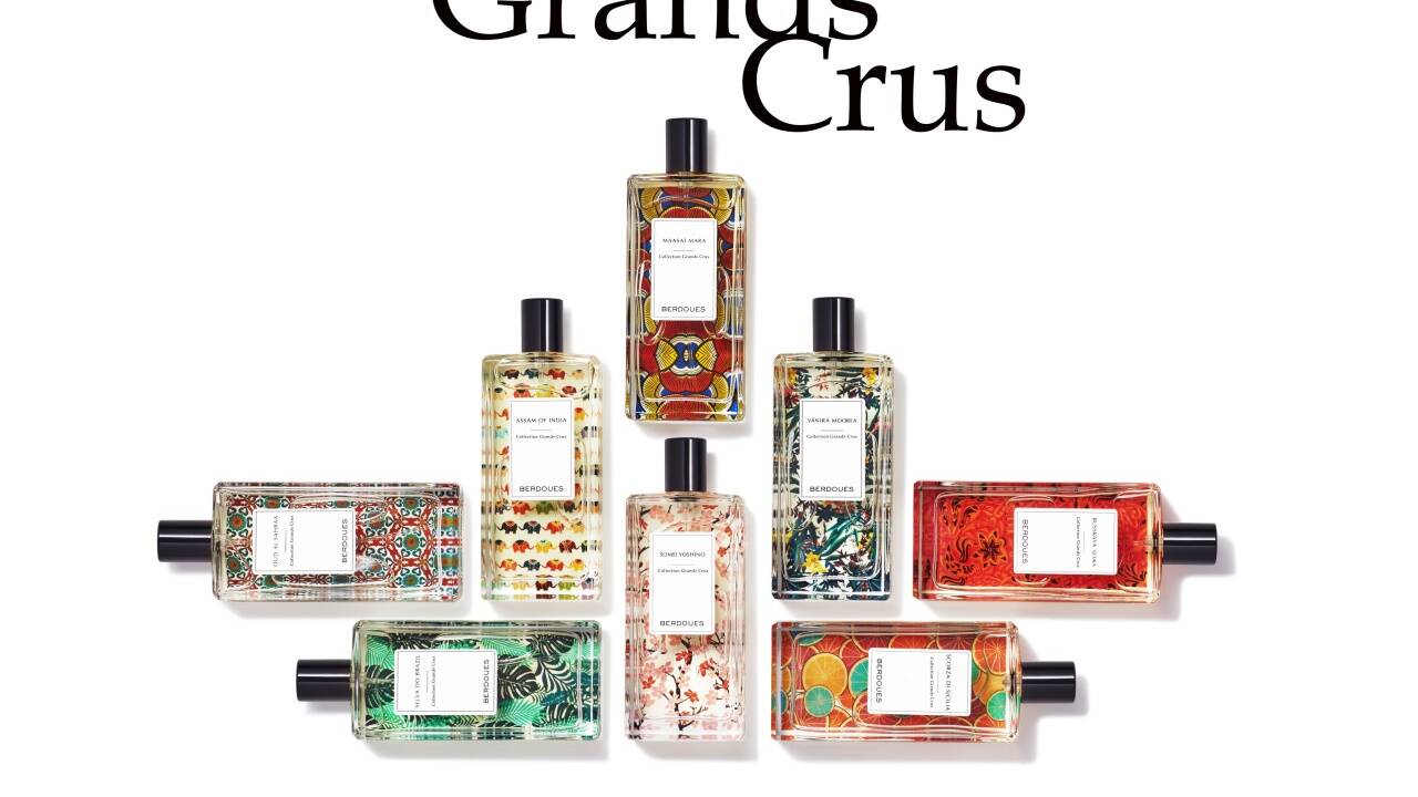 Die „Colognes Grand Crus“ des traditionsreichen, 1902 gegründeten französischen Parfumhauses Berdoues sind eine Linie edler Unisexdüfte. Für europäische Ohren klingen die meisten Duftnamen exotisch und das ist Absicht. Denn die Idee, die den Grand Crus zugrunde liegt, ist, rund um den Erdball Regionen auszuwählen und die Duftkomponenten dieser Regionen zu einem Parfum zusammenzuführen. Die jüngsten „Reisen“ führten nach Kenia („Maasaï Mara“) und nach Kuba („Hoja de Cuba“). 