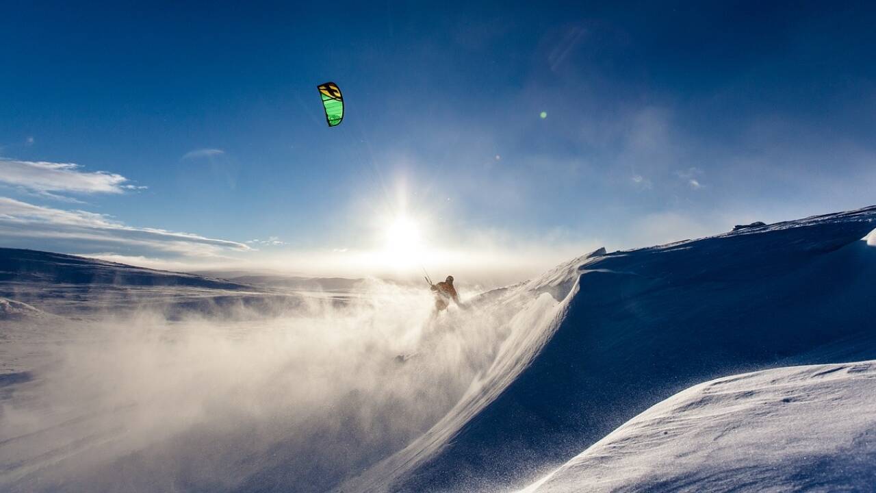Eine Alternative zum Skifahren, die man sicher nie vergisst, ist das Speedriding. 