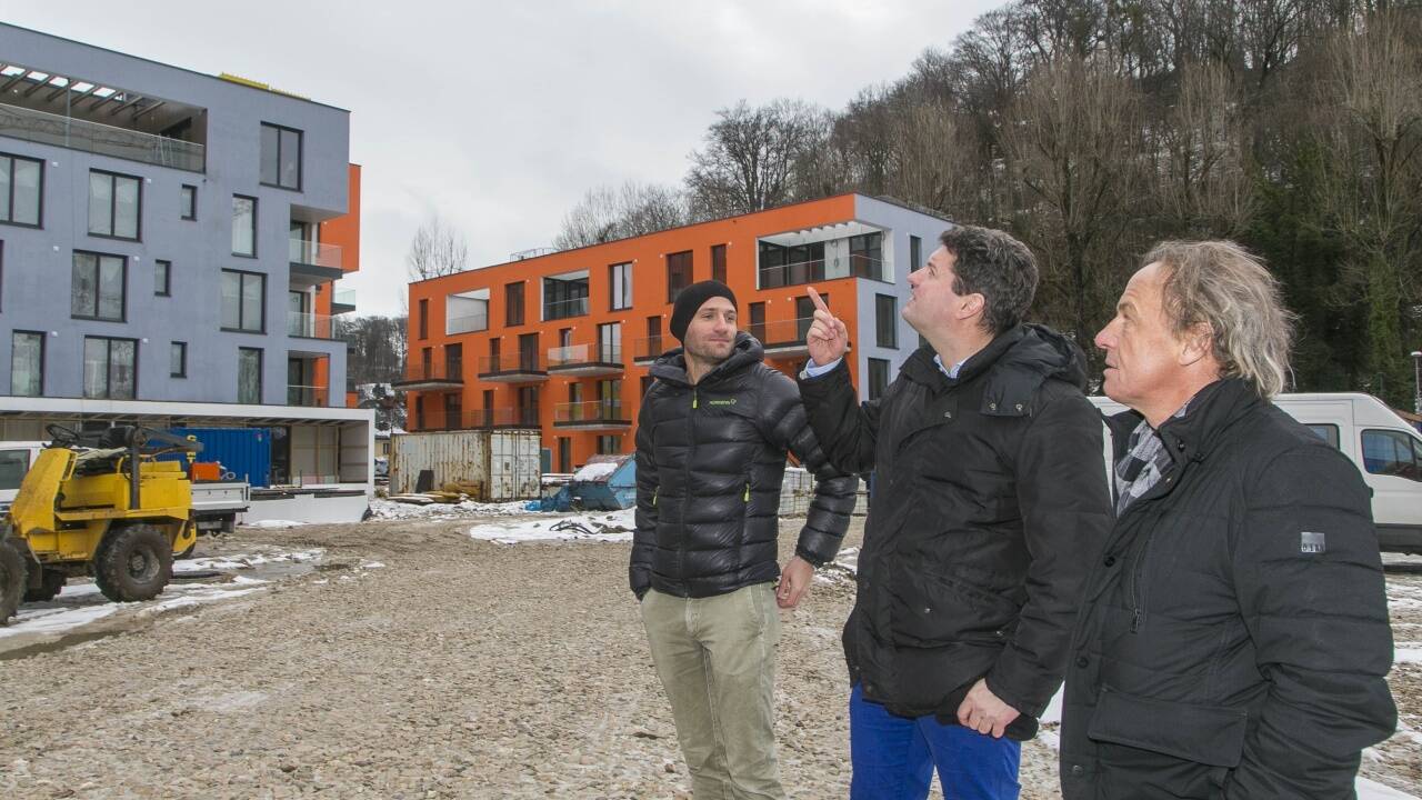 Projektleiter Stefan Höll (ARGE Schwarzenbacher), Robert Wurbs (Architekten Fally&Partner) und Architekt Wolfgang Schwarzenbacher (v.l.)  