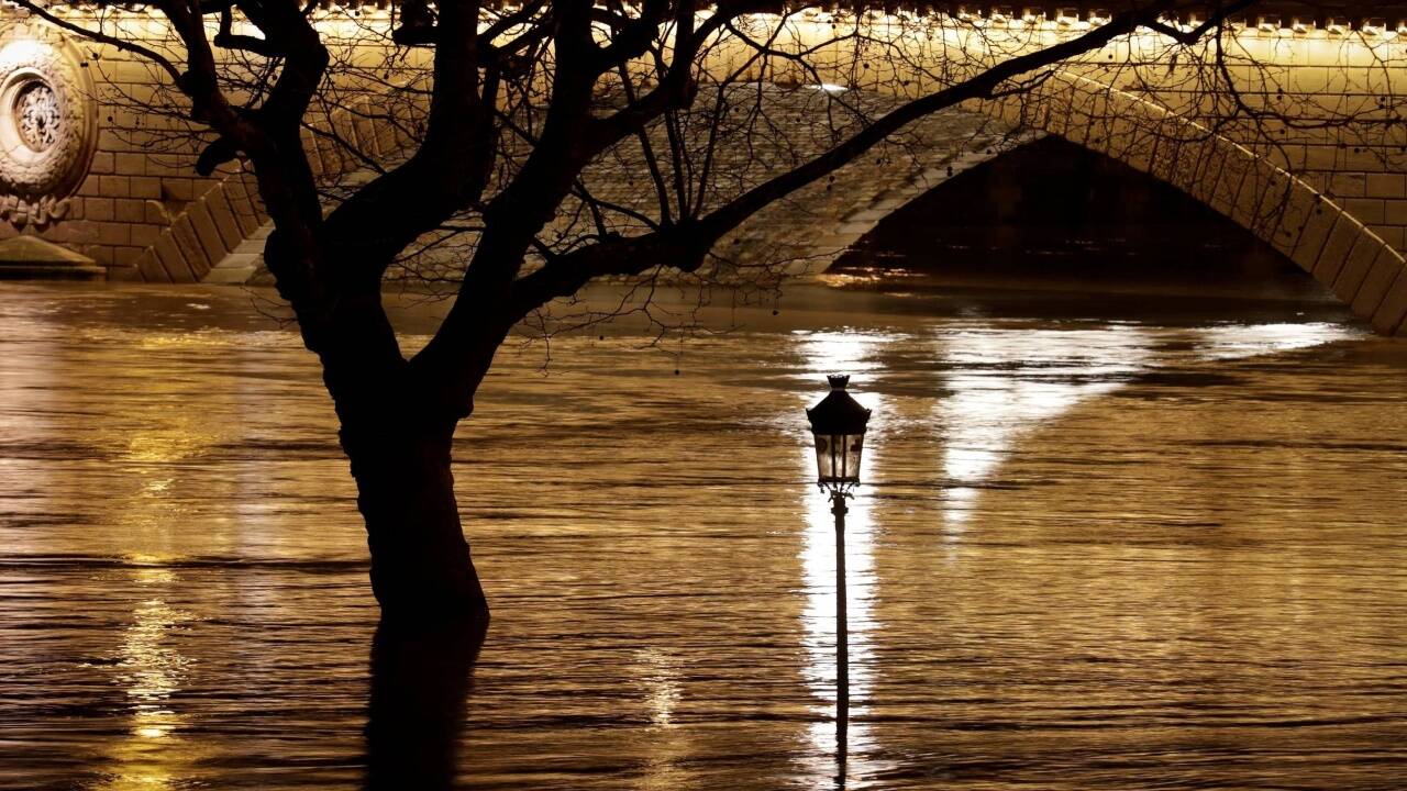 Hochwasser in Paris. 