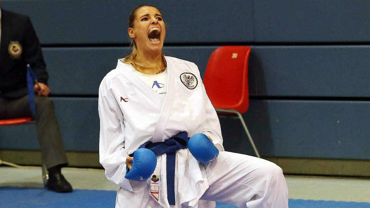 Alisa Buchinger schied in Paris früh verletzt aus. 
