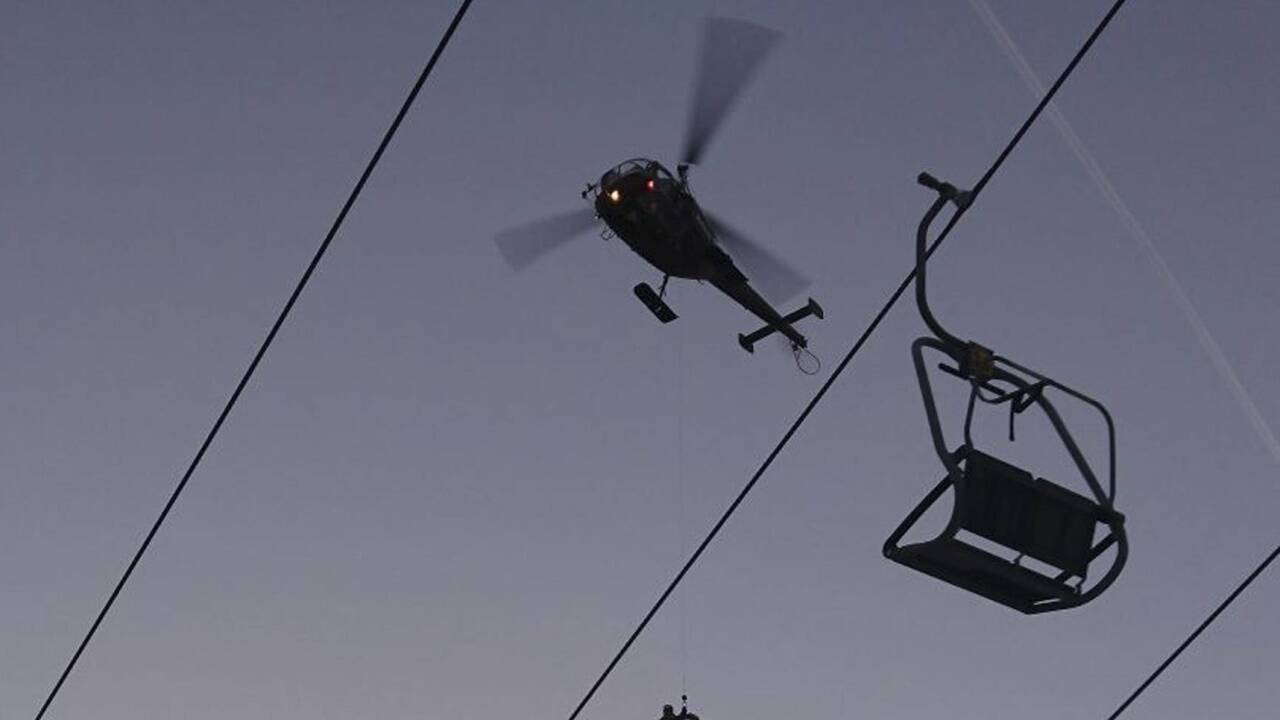 Seilbergung – hier ist die Besatzung eines Bundesheerhubschraubers im Einsatz. 