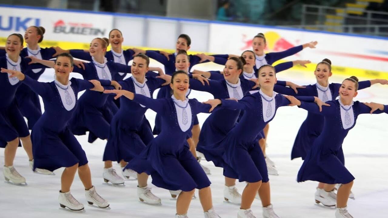 Die Damen von Sweet Mozart versprühten gute Laune auf dem Eis. 