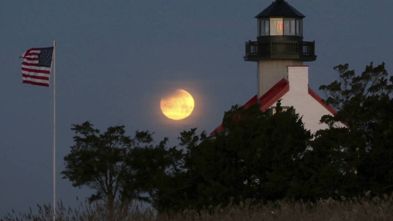 Faszinosum Mond – hier gesehen in Cumberland County (New Jersey, USA). 