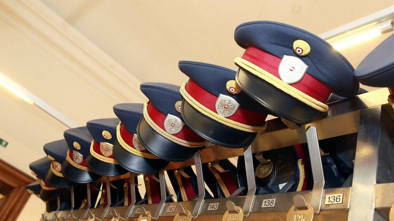 Polizeijurist wegen Amtsmissbrauchs angeklagt