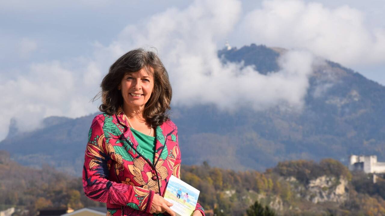 Ihre Erfahrungen mit Lichtenergie hat Ulrike Parnreiter-Fingerl in einem Buch verarbeitet. 