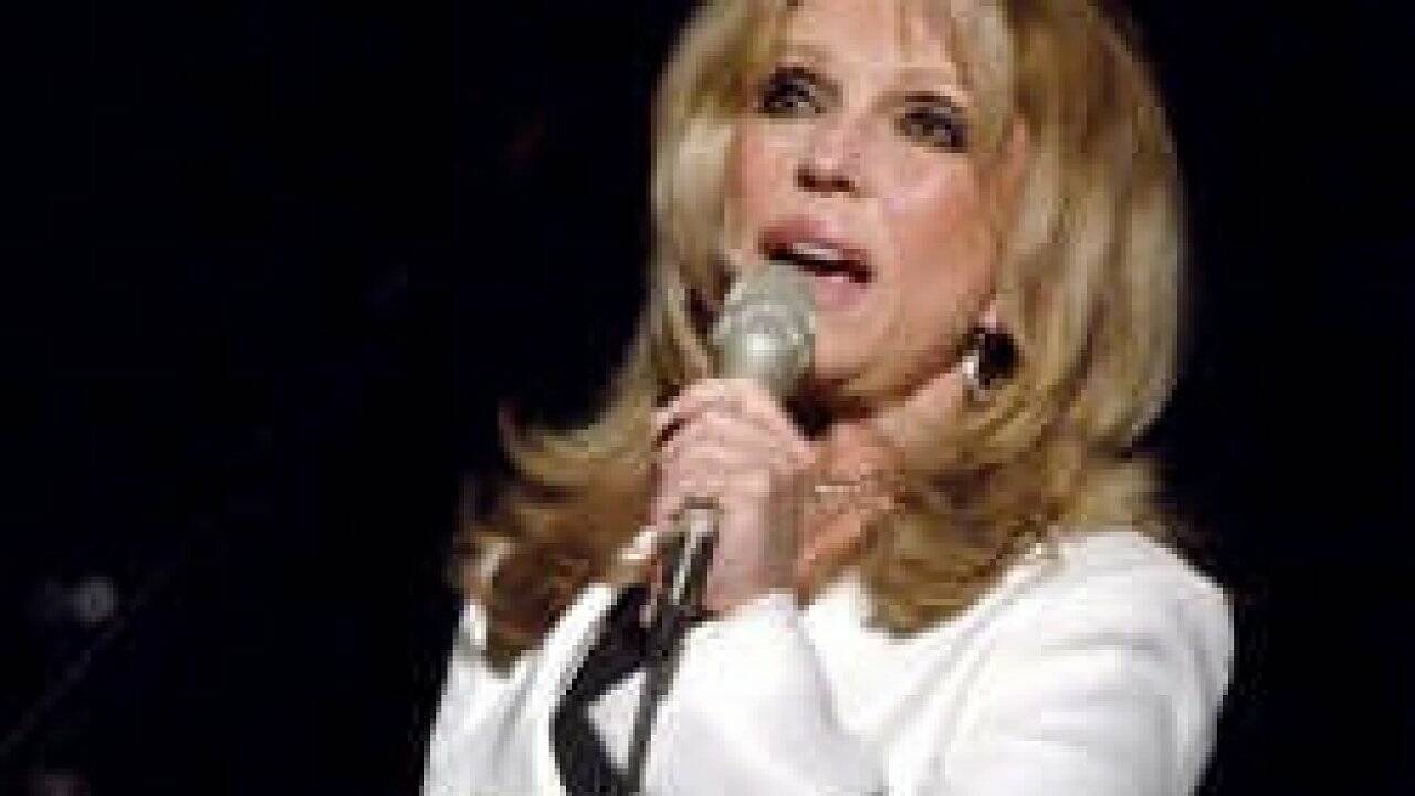 Sixties-Ikone mit weißen Boots: Nancy Sinatra wird 75