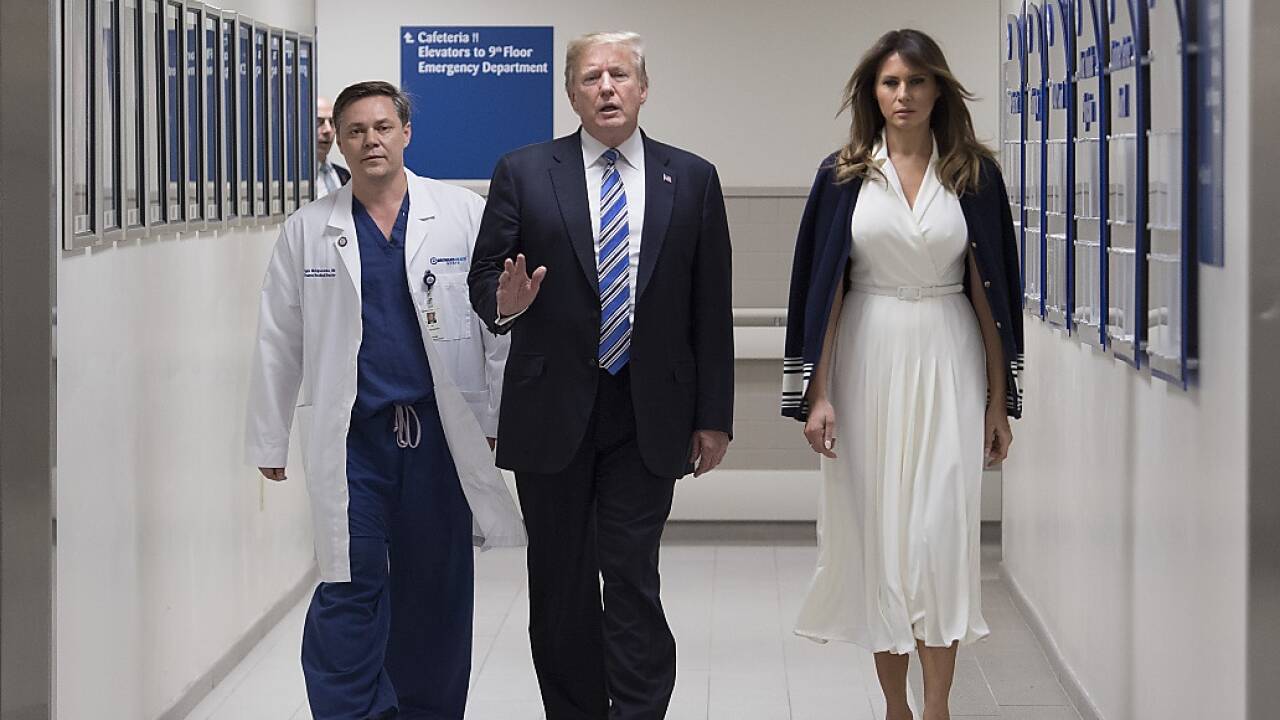 Präsident Trump mit First Lady Melania im Spital 