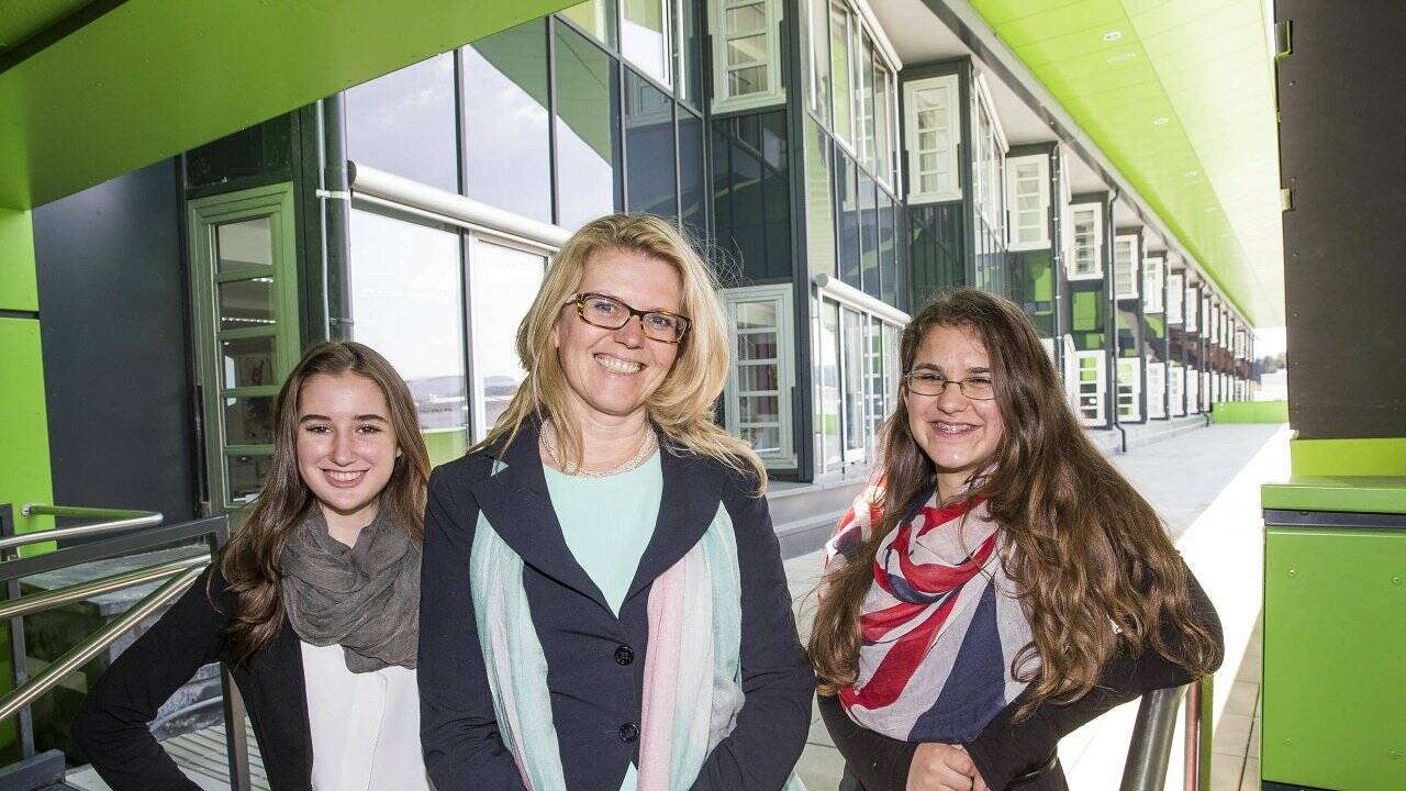 Schüler gehen ins "Lernbüro"