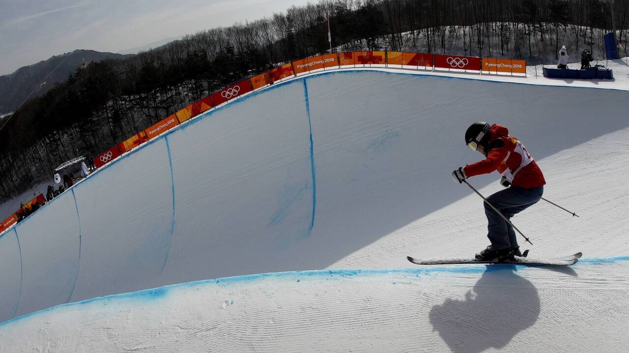 Halfpipe-Touristin: Elizabeth Marian Swaney.  Halfpipe-Touristin: Elizabeth Marian Swaney.