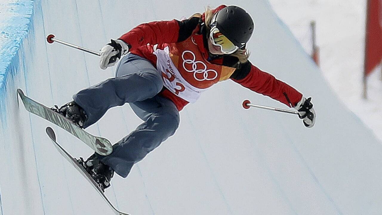 Halfpipe-Touristin: Elizabeth Marian Swaney.  Halfpipe-Touristin: Elizabeth Marian Swaney.